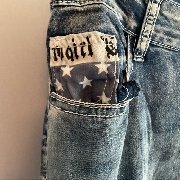 Cowgirl Tuff XL 32X29 Midrise, 5 Pocket, Whiskered, Bootcut Jeans, American Flag - Picture 2 of 16